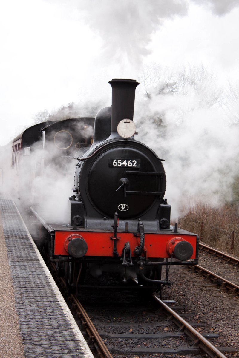 The train arriving at Holt station
